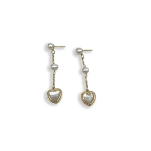 Gold pearl earrings