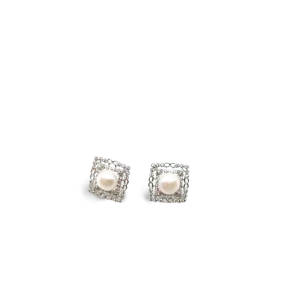 Diamond pearl earrings