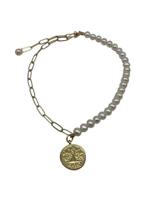 Gold tag pearl necklace