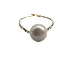 Gold pearl bracelet