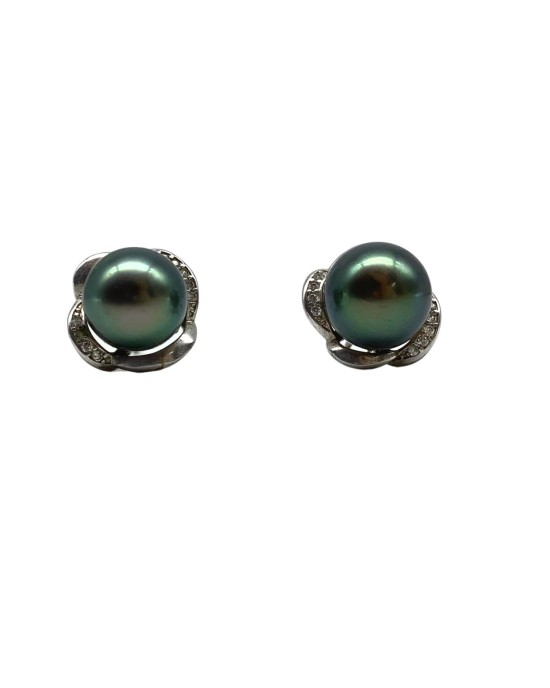 Pearl stud