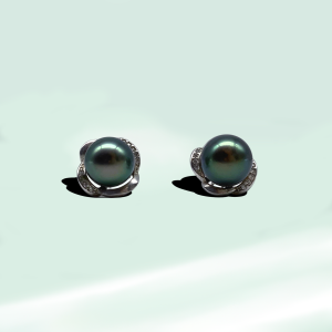Pearl stud