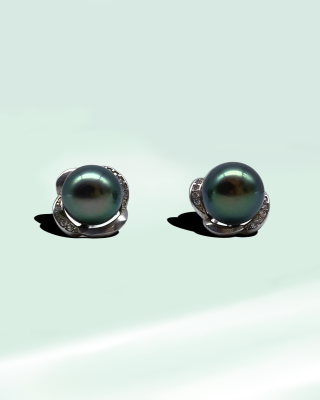 Pearl stud
