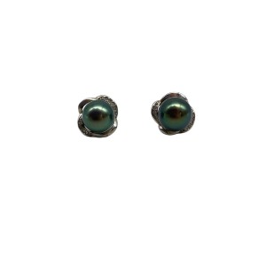 Pearl stud