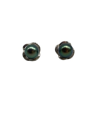 Pearl stud