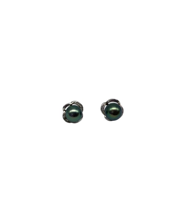 Pearl stud