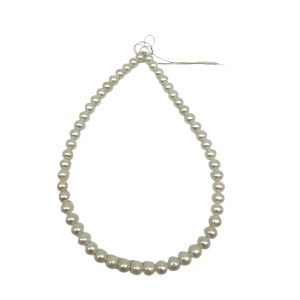 Gold pearl necklace