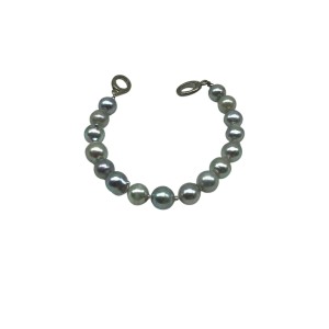 Grey pearl bracelet